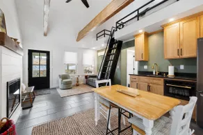 Hot Tub Cabin w/ Screened Porch & Loft Bed - Image 2