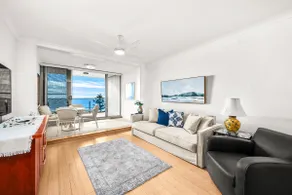 Drift | 3PM Check out | Ocean Views | Beachfront - Image 4