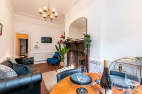 Cobb's Margate Old Town Hideaway - Image 2