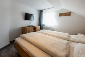 Apartment with 3 bedrooms + kitchen - Image 3