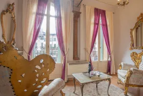 Luxury Suite with Balcony Overlooking Piazza Erbe - Image 5