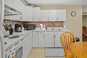 3BR Home • Near Maverik Center & Valley Fair - Image 4