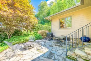 Lakefront mountain home, WiFi, kitchen, AC - Image 4