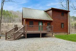Dog-friendly cabin with riverfront access - great - Image 3