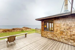 Blufftop home with fireplace & ocean views, dogs w - Image 4