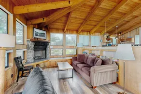 Stoney House - Blufftop home with private hot tub - Image 2
