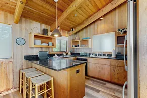 Stoney House - Blufftop home with private hot tub - Image 4