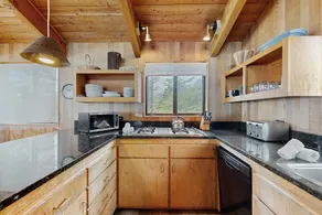 Stoney House - Blufftop home with private hot tub - Image 5