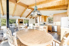 Meadow home with private hot tub on the golf cours - Image 4