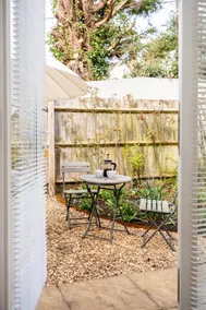 Beautiful Two Bedroom Home Near Cirencester - Image 4