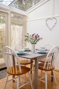Beautiful Two Bedroom Home Near Cirencester - Image 5