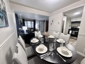 Wonderful stylish 2 King bed 1.5 bath home - Image 2