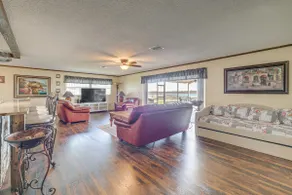 Lakefront & Poolside! Family Retreat in Hernando - Image 4