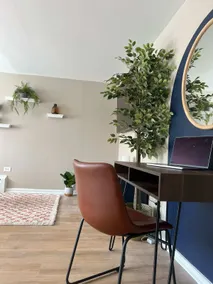 Cozy apartment, Sleeps 4, With Parking! - Image 5