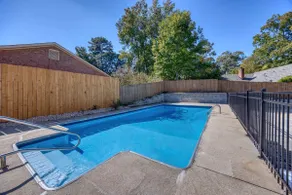 Columbus Oasis Pool Hot Tub & Family Fun - Image 5