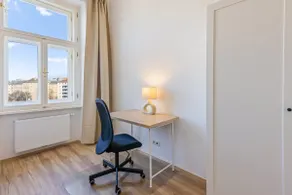 Modern apartment in center with a balcony - Image 4