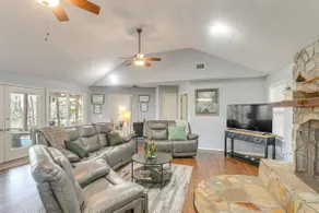 Private Dock + River View: Cabin Retreat in Jesup - Image 4