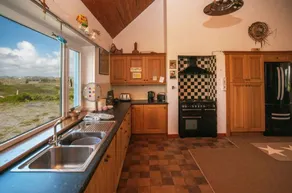 Cottage 215 - Claddaghduff - Image 4