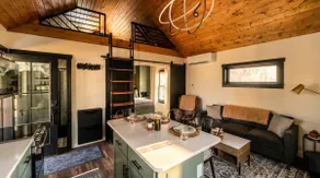 Cozy tiny home w/hot tub & firepit near the river - Image 2