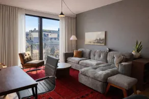 Walker's Point Designer 2BR · Prime Location with Balcony and Gym · Sleeps 6 - Image 2
