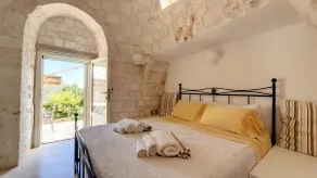 Charming trullo with a heated pool and panoramic views - Image 5