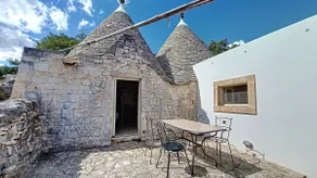 Charming trullo with a heated pool and panoramic views - Image 3