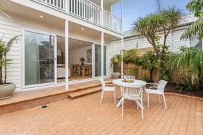 Bonnie Belle - Luxury Stay in Geelong CBD - Image 3