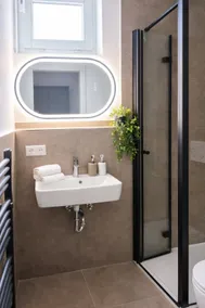 Studio-Private Bathroom-Terrace - Image 4