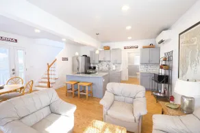 Conveniently located, spacious home located on Bailey Island in Harpswell! - Image 2