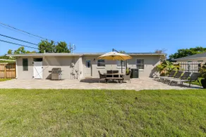 5 Mi to Riverwalk: Bradenton Family Home w/ Yard - Image 3