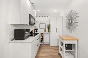 Stylish 3BR Basement Suite - Quiet Vancouver Area - Image 3