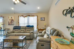 Relax & Reconnect! Family Getaway in Dry Ridge - Image 4