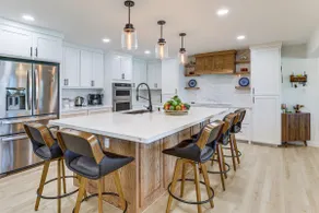 Group Getaway: Luxe Riverfront Gem in Los Fresnos! - Image 4