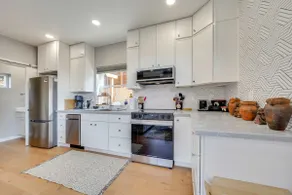 Mini Pearl Sleek Seattle Gem w/ Easy Dtwn Access - Image 3