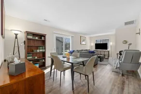 Quiet 2BR condo w/ Garage Near Zoo & Downtown - Image 2