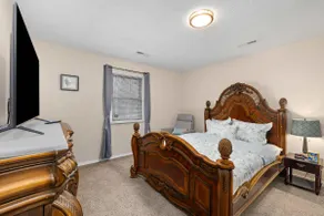 Quiet 2BR condo w/ Garage Near Zoo & Downtown - Image 4