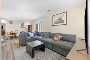 Quiet 2BR condo w/ Garage Near Zoo & Downtown - Image 2