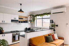 Stylish 1BDR Redfern Retreat Walk to CBD Station - Image 2