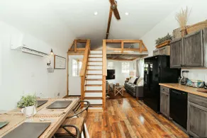 Lone Star Bungalow with Hiking & Lake access - Image 2