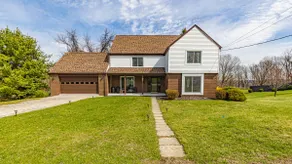 Spacious 4BR Retreat With BBQ and Gym Sleeps 14 - Image 5