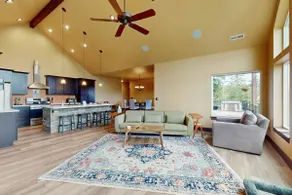 Two BR home with hot tub & incredible views - Image 3