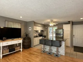 Humble Hideaway - Inviting lakefront home with firepit, balcony & W/D - dog-friendly - Image 4