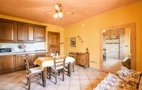 Beautiful Apartment in Monforte D'alba With 1 Bedrooms - Image 3