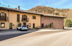 Beautiful Apartment in Monforte D'alba With 1 Bedrooms - Image 2