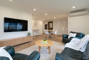 Torquay Central - Your Coastal Oasis - Image 2