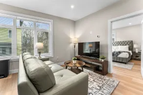 Luxury 2BR near Cabmridge - Image 3