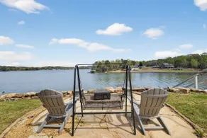 Rocky's Lake House, Exotic Home, Lake Front, deep - Image 5