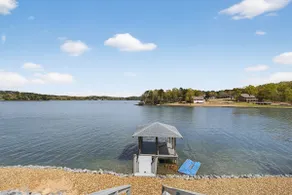 Rocky's Lake House, Exotic Home, Lake Front, deep - Image 3
