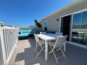 Bayside Break | Rooftop Deck + Resort Pools & Gym - Image 3