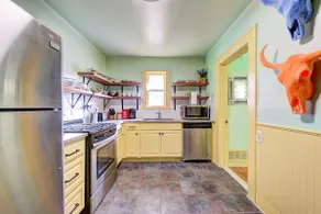 Canary Cottage-brighten your stay-central NW OKC - Image 3
